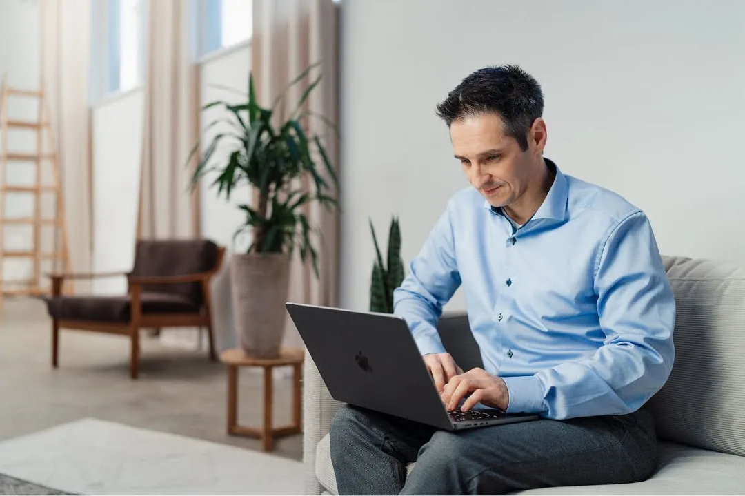Vorschaubild zum Video „Willkommen bei ReConnect“ mit Alex Pippir